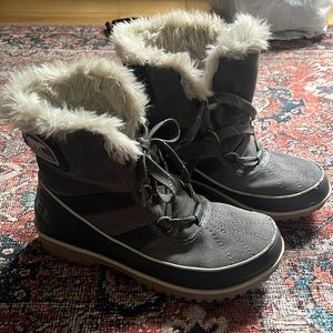 Sorel Fur Boots size 8